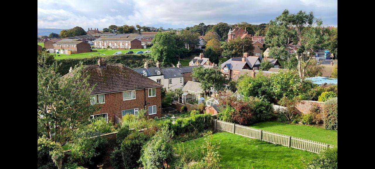 Full Nature Views Dancinglivingroom French Flat * Whitby